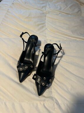 Jones New York Black Pointed Slingback Heels with Grommet Strap